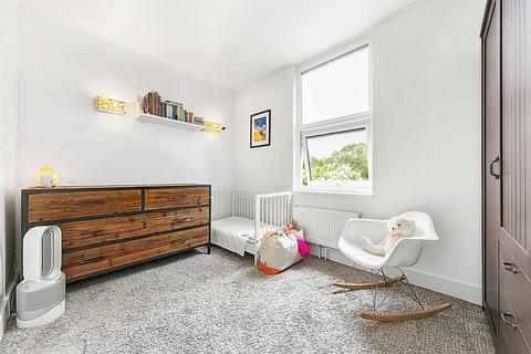 Flat 2, 18 Morval Road, London, SW2 1DQ