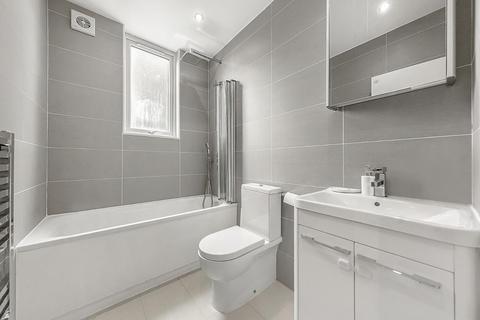 Flat 2, 18 Morval Road, London, SW2 1DQ