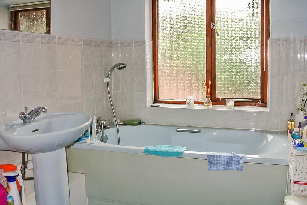 Bathroom.JPG