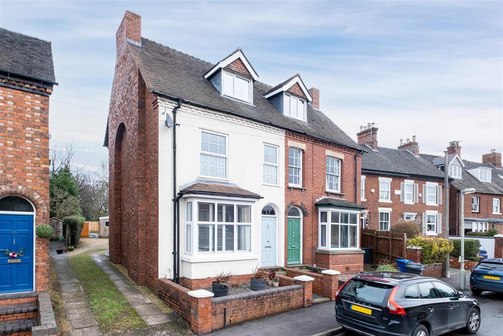 Sturgeons Hill, Lichfield 3 bed semidetached house £450,000