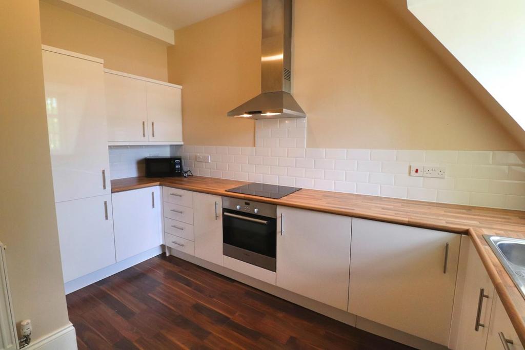 04 - Kitchen.jpg
