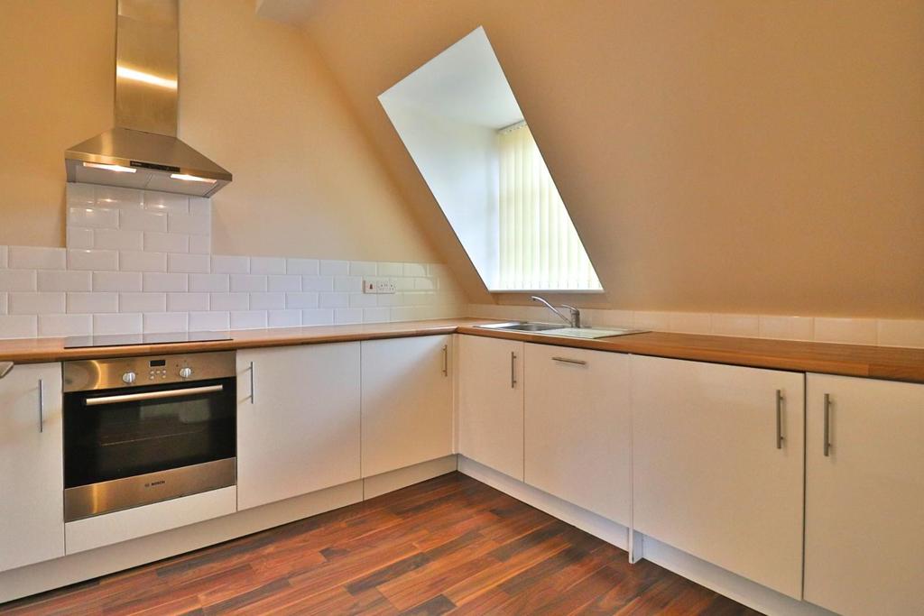 05 - Kitchen.jpg