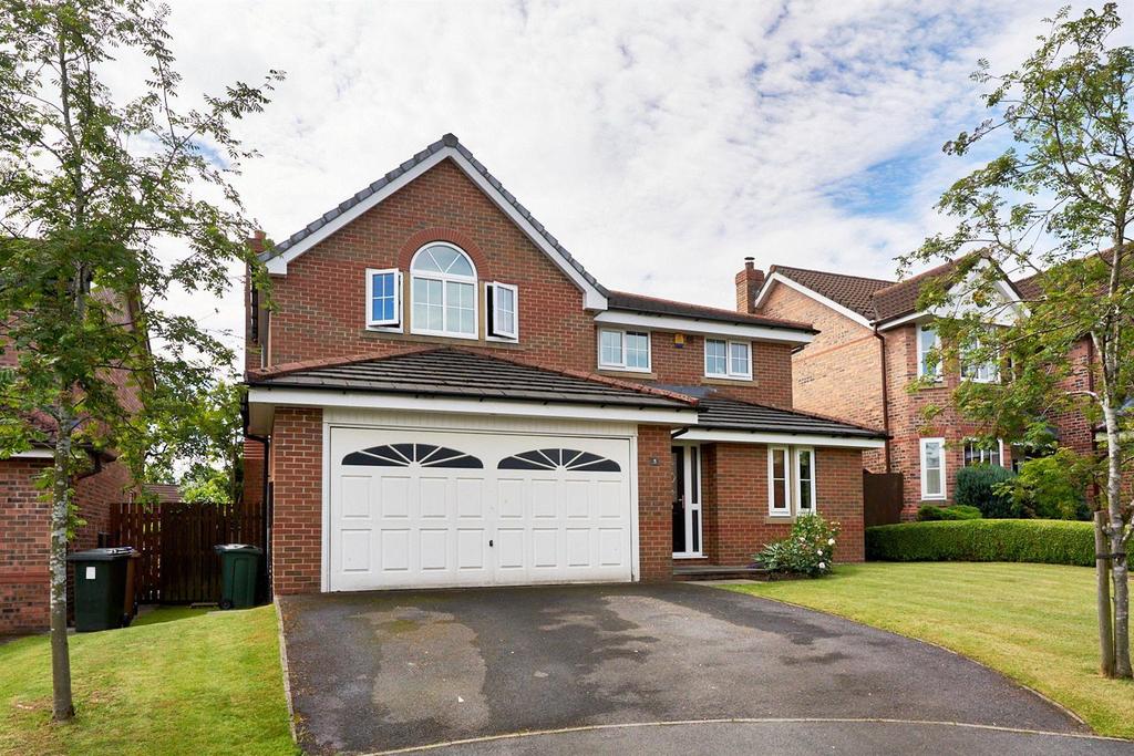 Farm House Close, WhittleLeWoods... 4 bed detached house £449,995