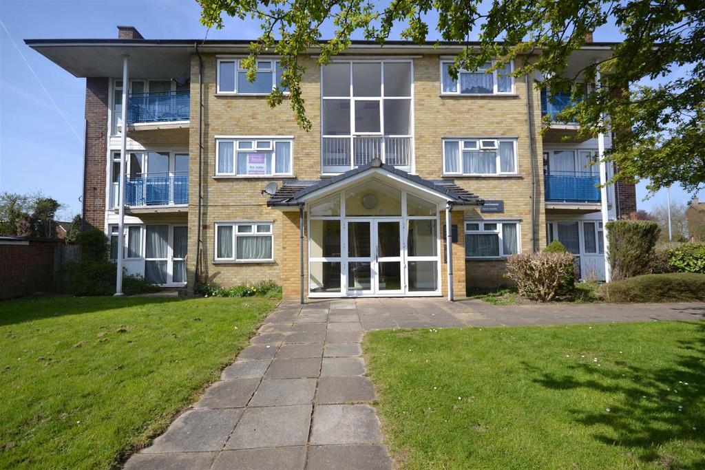 Grove Crescent, Croxley Green 2 bed flat £1,100 pcm (£254 pw)