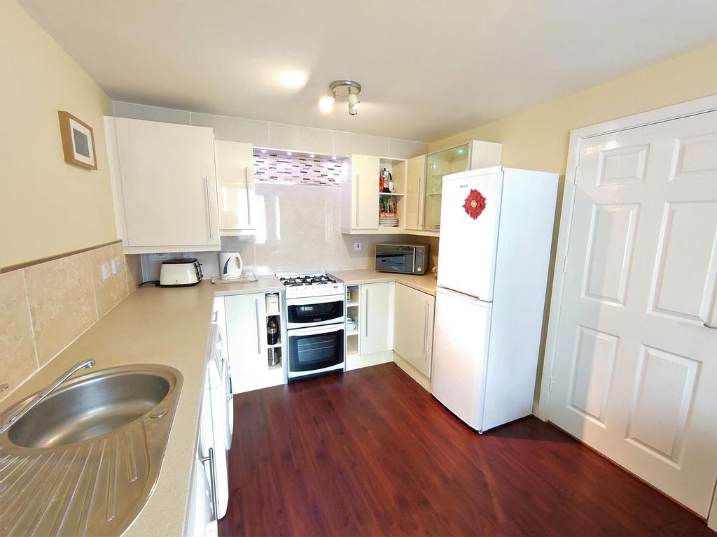 Kitchen 1.jpg