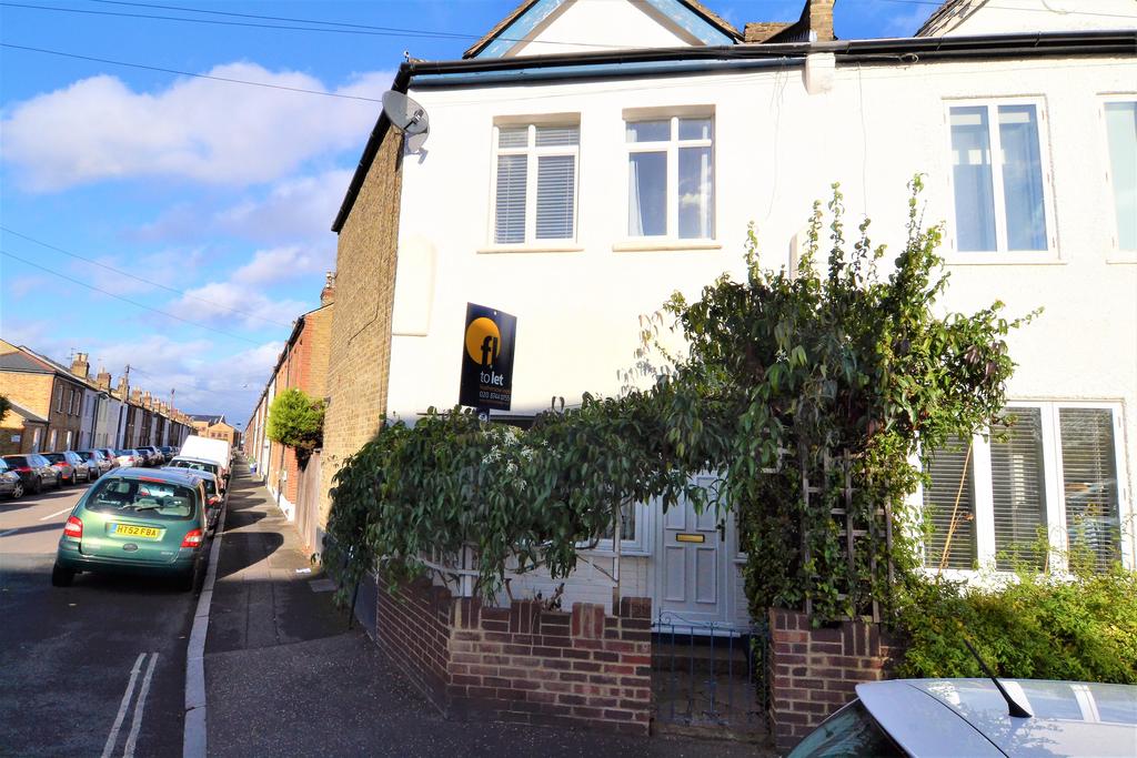 Edwin Road, Twickenham, Middlesex, TW2 2 bed house £1,650 pcm (£381 pw)
