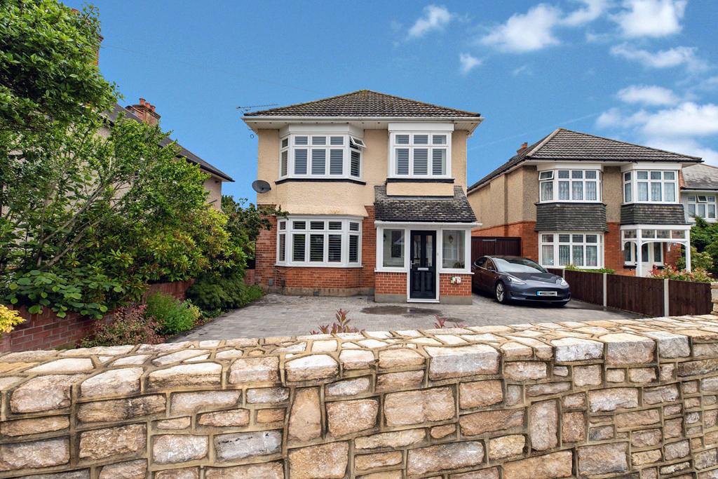NORTON ROAD FOUR BEDROOM FAMILY HOME SOUGHT AFTER LOCATION 4 bed