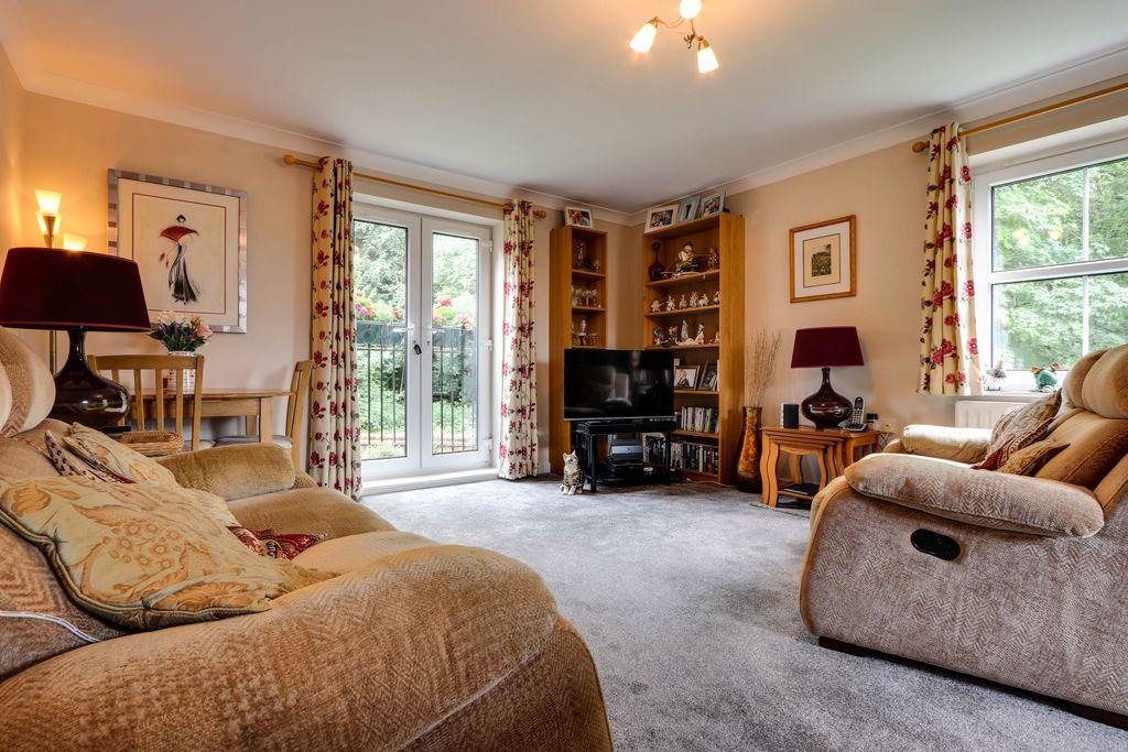 Rockbourne Road, Sherfield Park, Basingstoke RG27 0AF 2 bed flat £230,000