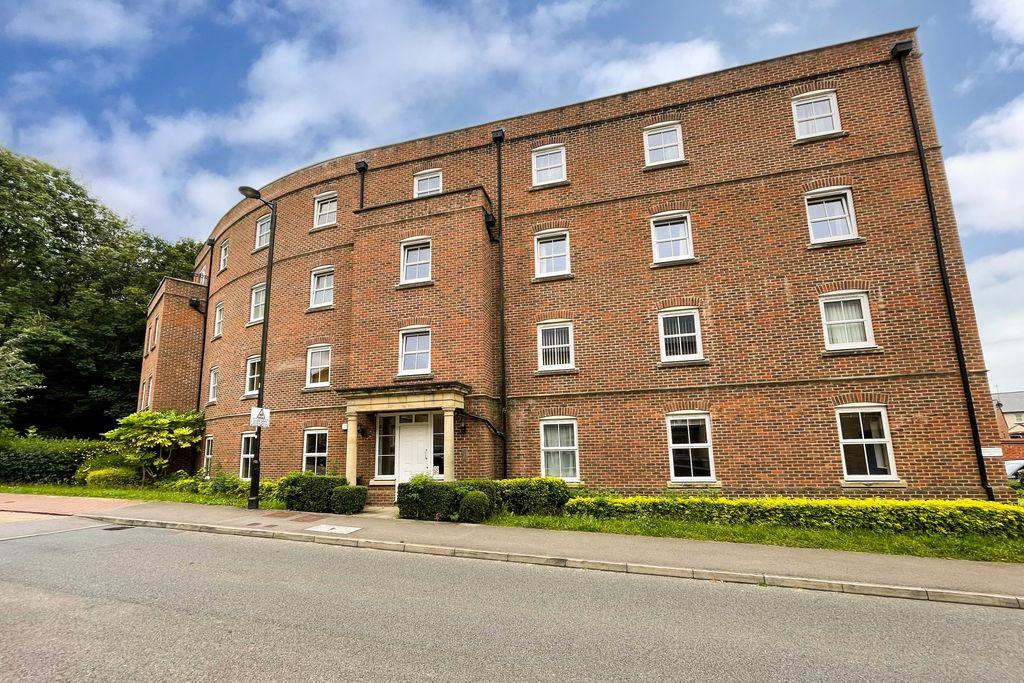 Rockbourne Road, Sherfield Park, Basingstoke RG27 0AF 2 bed flat £230,000