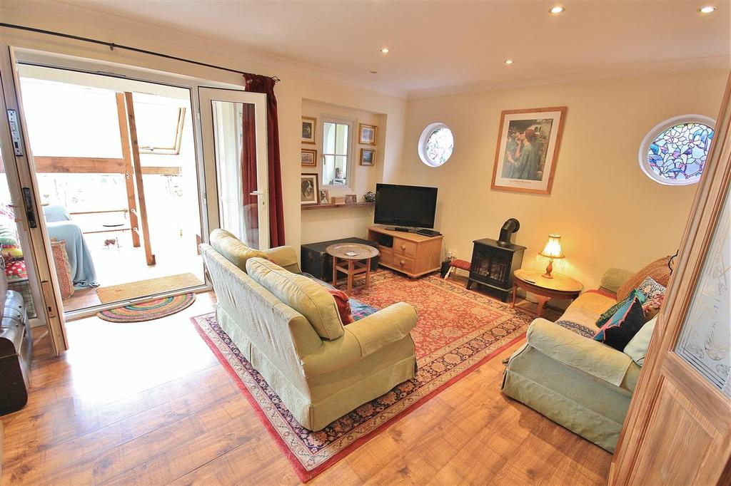 Fortescue Road, Parkstone, Poole 4 bed detached house £375,000