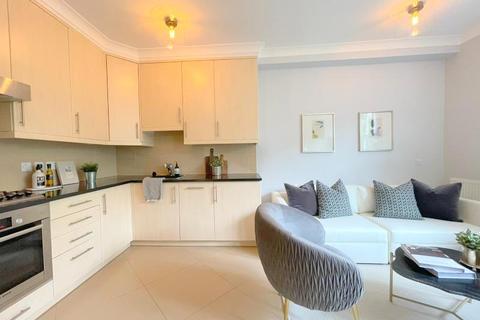Flat 2, 21 Mattock Lane, London, W5 5BH