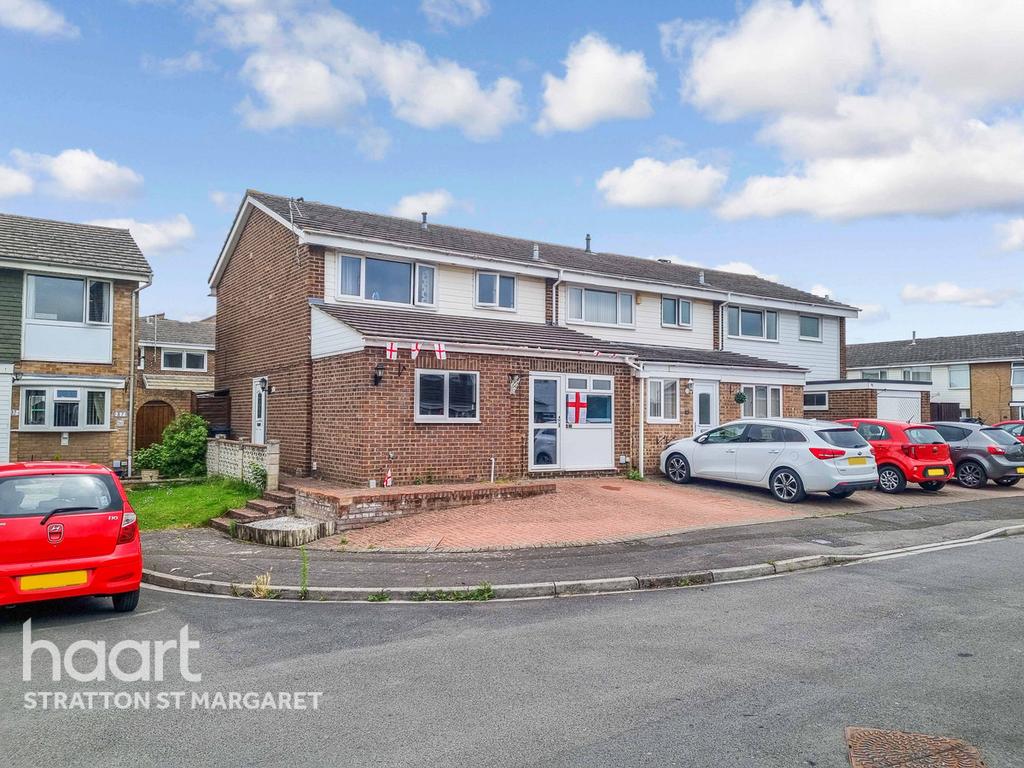 Sandgate, Swindon 4 bed end of terrace house £250,000