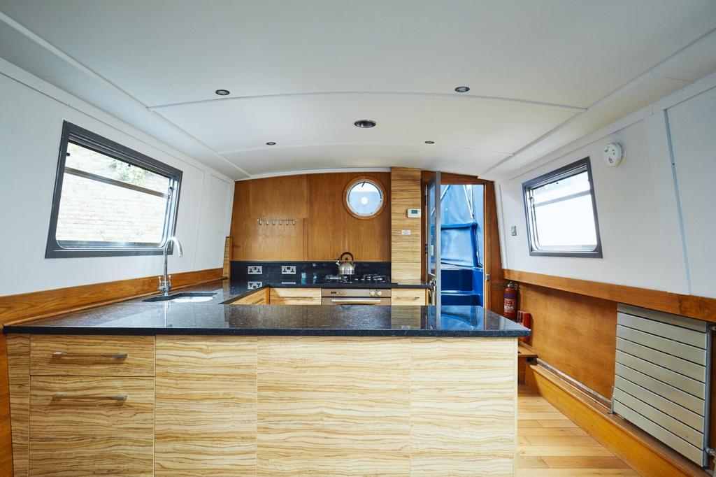Portsmouth Road, Surbiton, KT6 1 bed houseboat £125,000