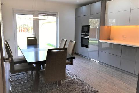 38 Coleridge Road, Romford, RM3 7BB