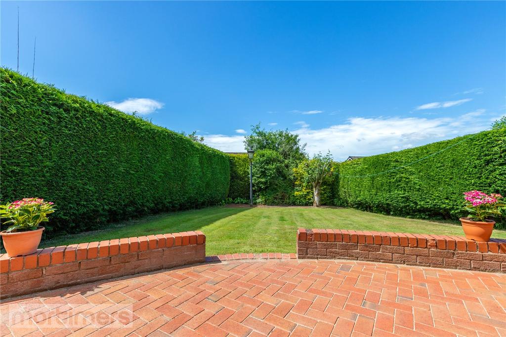 The Crescent, Blackburn, BB2 3 bed bungalow £269,950