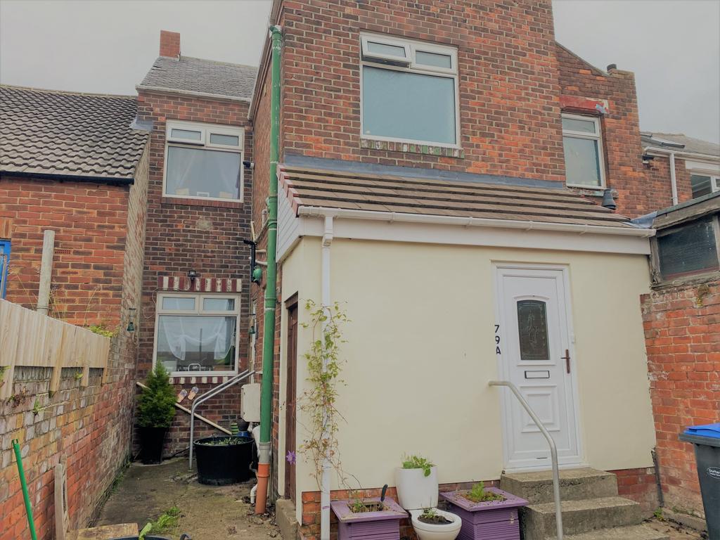 Middle Street, Blackhall, TS27 4ED 3 bed flat £76,950