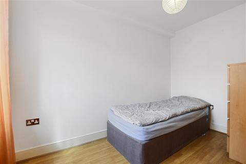 5 Wraysbury Drive, West Drayton, UB7 7FL