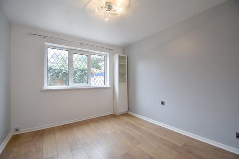 14 Fylde Close, Barnsley, S71 2SN