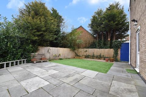14 Fylde Close, Barnsley, S71 2SN