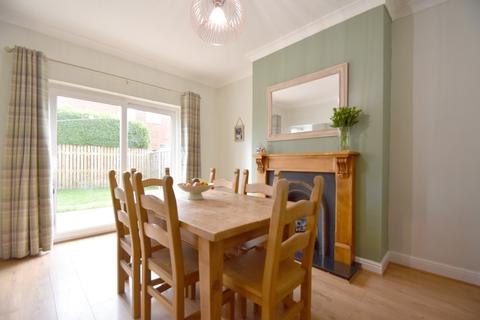 8 Third Avenue, Wakefield, WF1 2HX