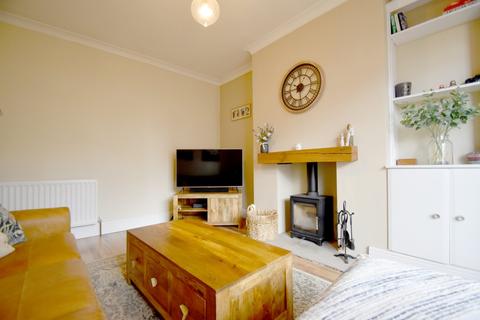 8 Third Avenue, Wakefield, WF1 2HX