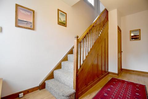 8 Third Avenue, Wakefield, WF1 2HX