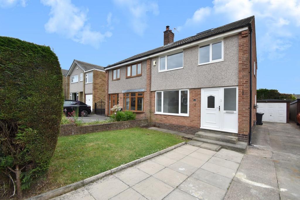 Denesway, Garforth 4 bed semidetached house £1,100 pcm (£254 pw)