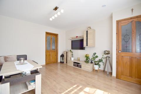63 Acre Road, Leeds, LS10 4EG