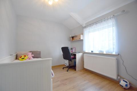63 Acre Road, Leeds, LS10 4EG