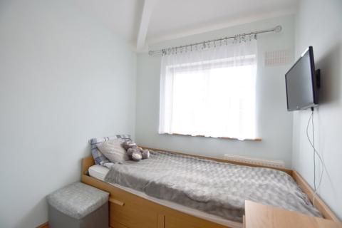 63 Acre Road, Leeds, LS10 4EG