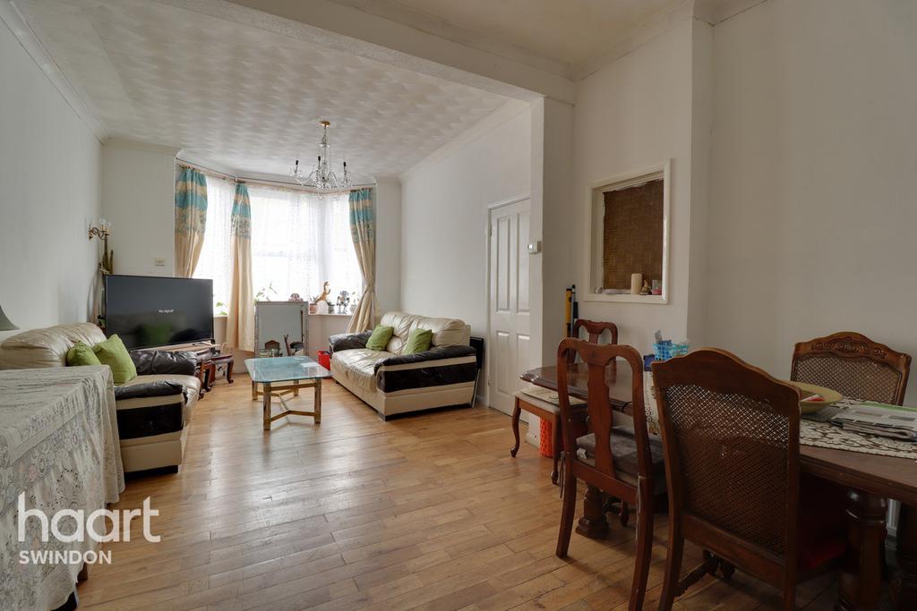 Birch Street, Swindon 4 bed terraced house £230,000