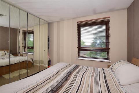 7 Ardent Close, London, SE25 6SR