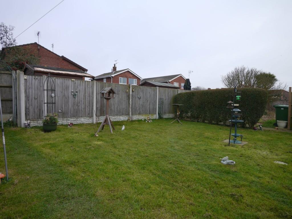 Sands Lane, Oulton, Lowestoft 4 bed detached bungalow £210,000