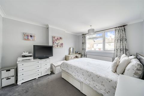 41 Linden Way, Ripley, Woking, GU23 6LW