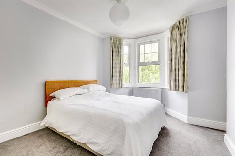 2 bedroom maisonette to rent, Chilton Road, Kew