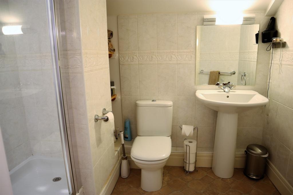 Bedroom 2 En-Suite