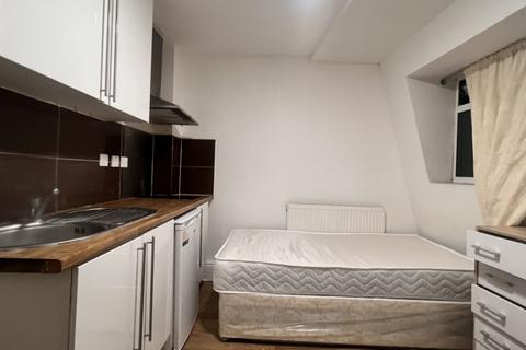 Studio to rent, High Road, Wembley, HA0