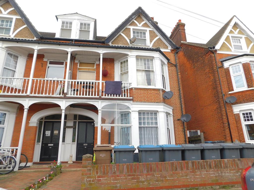 Leopold Road, Felixstowe IP11 Studio £105,000