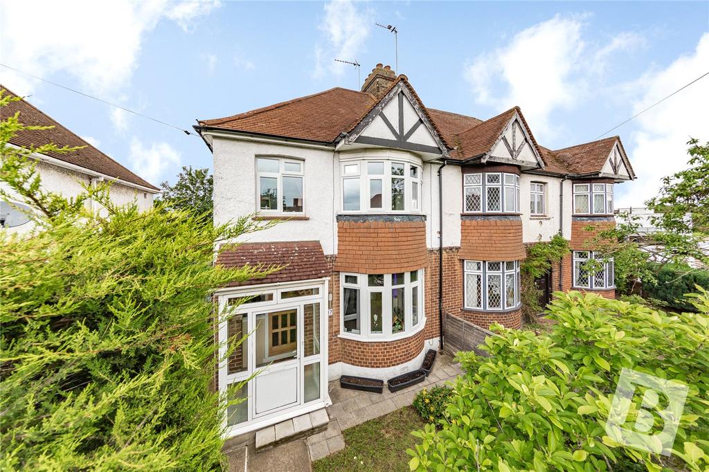 Old Road East, Gravesend, DA12 3 bed semidetached house £350,000