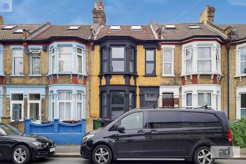 54 Salcombe Road, London, E17 8JH