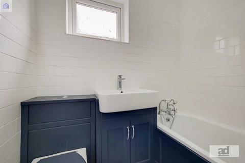 54 Salcombe Road, London, E17 8JH