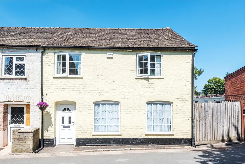 Charlton Kings, Cheltenham, GL53 3 bed semidetached house £500,000