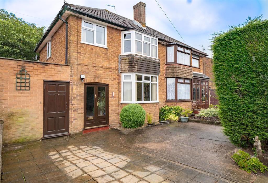 Wallows Wood, Lower Gornal, DY3 3AF 3 bed semidetached house £240,000