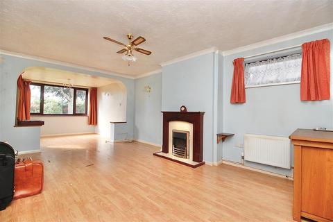 52 Leggatt Drive, Bramford, Ipswich, IP8 4EX
