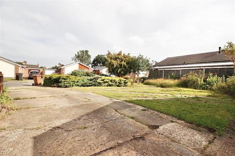 52 Leggatt Drive, Bramford, Ipswich, IP8 4EX