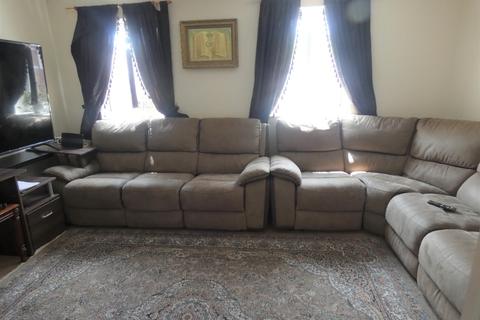 37 Saddlecote Close, Manchester, M8 5QE