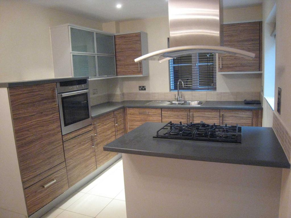 Church Lane, Eastergate 2 bed apartment £925 pcm (£213 pw)
