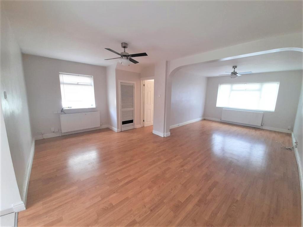 Hurstfield Crescent, Hayes, Greater London, UB4 4 bed semidetached