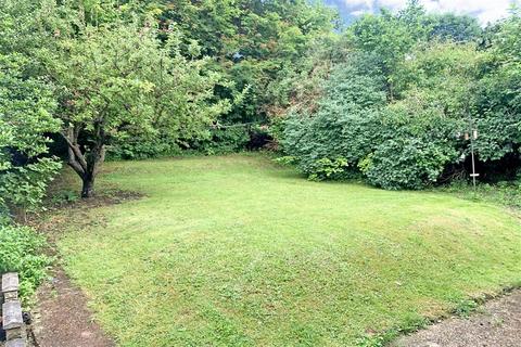 51 Hillside, Banstead, SM7 1HG