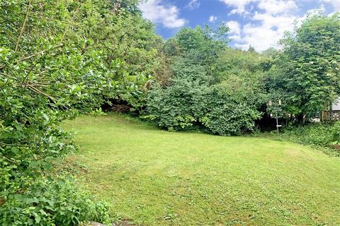 51 Hillside, Banstead, SM7 1HG